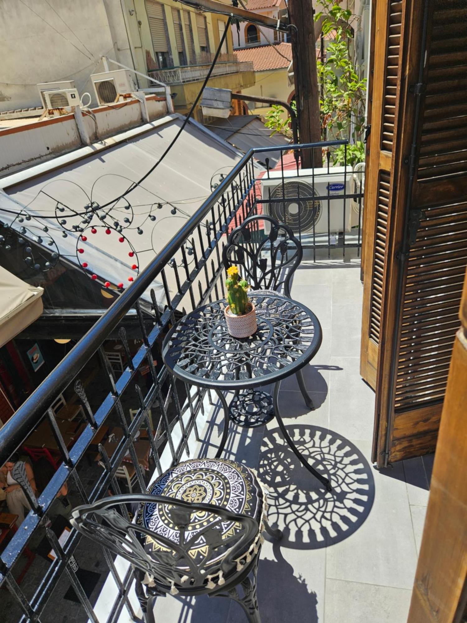 Nook Is Nikol's Kavala